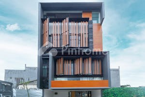 mampang gatsoe mansion - 1