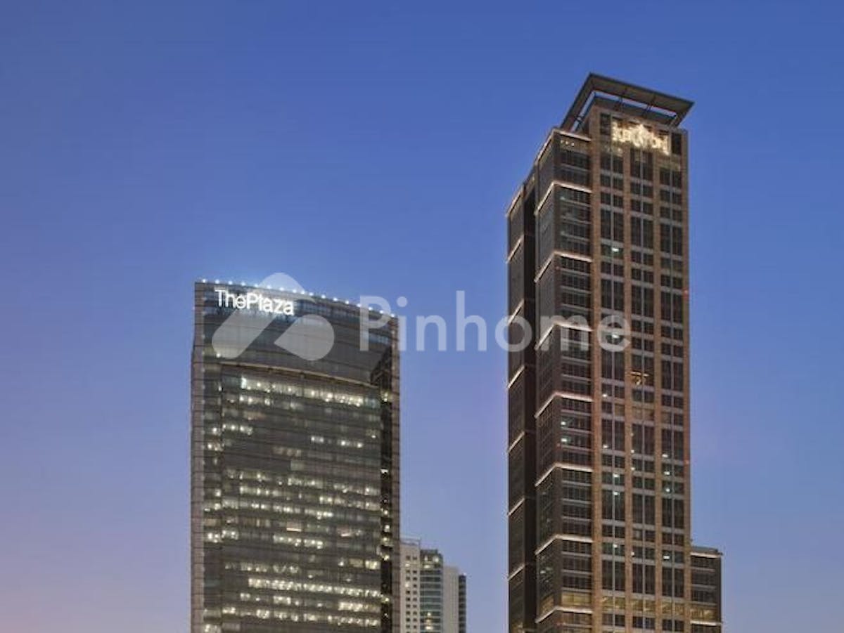 The Plaza Office Tower - Gambar 1