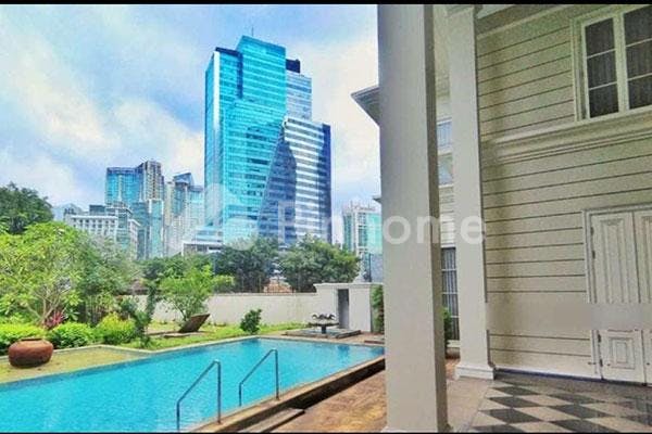 dijual rumah lokasi strategis di jalan mega kuningan - 3