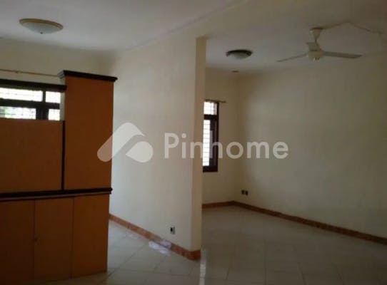 dijual rumah lokasi strategis di klampis semolo barat  semolowaru  kec  sukolilo  kota sby  jawa timur 60119 - 2