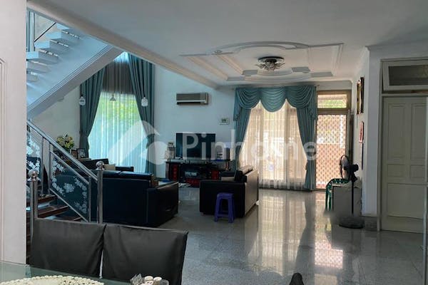 dijual rumah super strategis di dutamas - 11