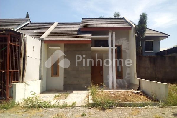 dijual rumah lokasi strategis di jl  walini