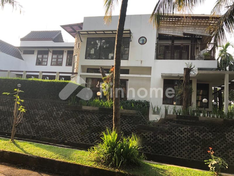 dijual rumah sangat cocok untuk investasi di jl  sari ibun - 1