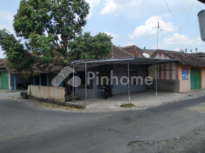 dijual rumah usaha nyaman dan asri di pabelan