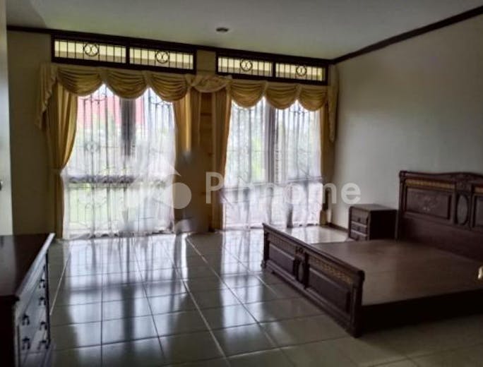 dijual rumah lokasi bagus dekat dengan wisata bunga cihideung di jl  setiabudi regency - 2