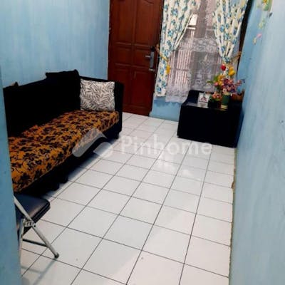 dijual rumah siap pakai dekat dengan east hill top di jl  karang pasundan raya - 2