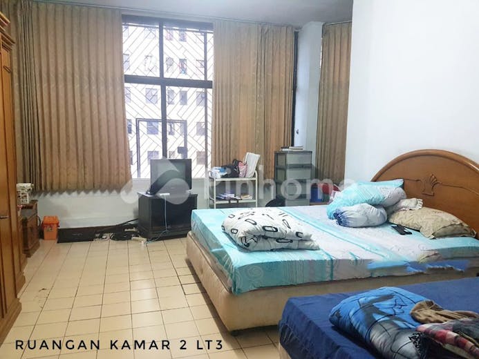 dijual ruko lokasi strategis di jl  jembatan tiga - 3