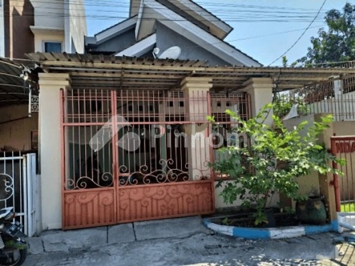 dijual rumah lokasi strategis dekat dengan stasiun sawotratap di jl  raden wijaya - 1