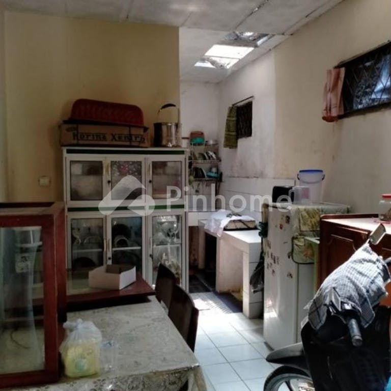 Dijual Rumah Siap Pakai Dekat Dengan KLINIK RATNASARI SEHAT di Jl. Gading Tutuka 2 - Gambar 3