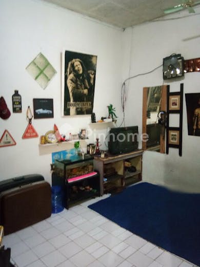 dijual rumah lingkungan asri di munjul - 4