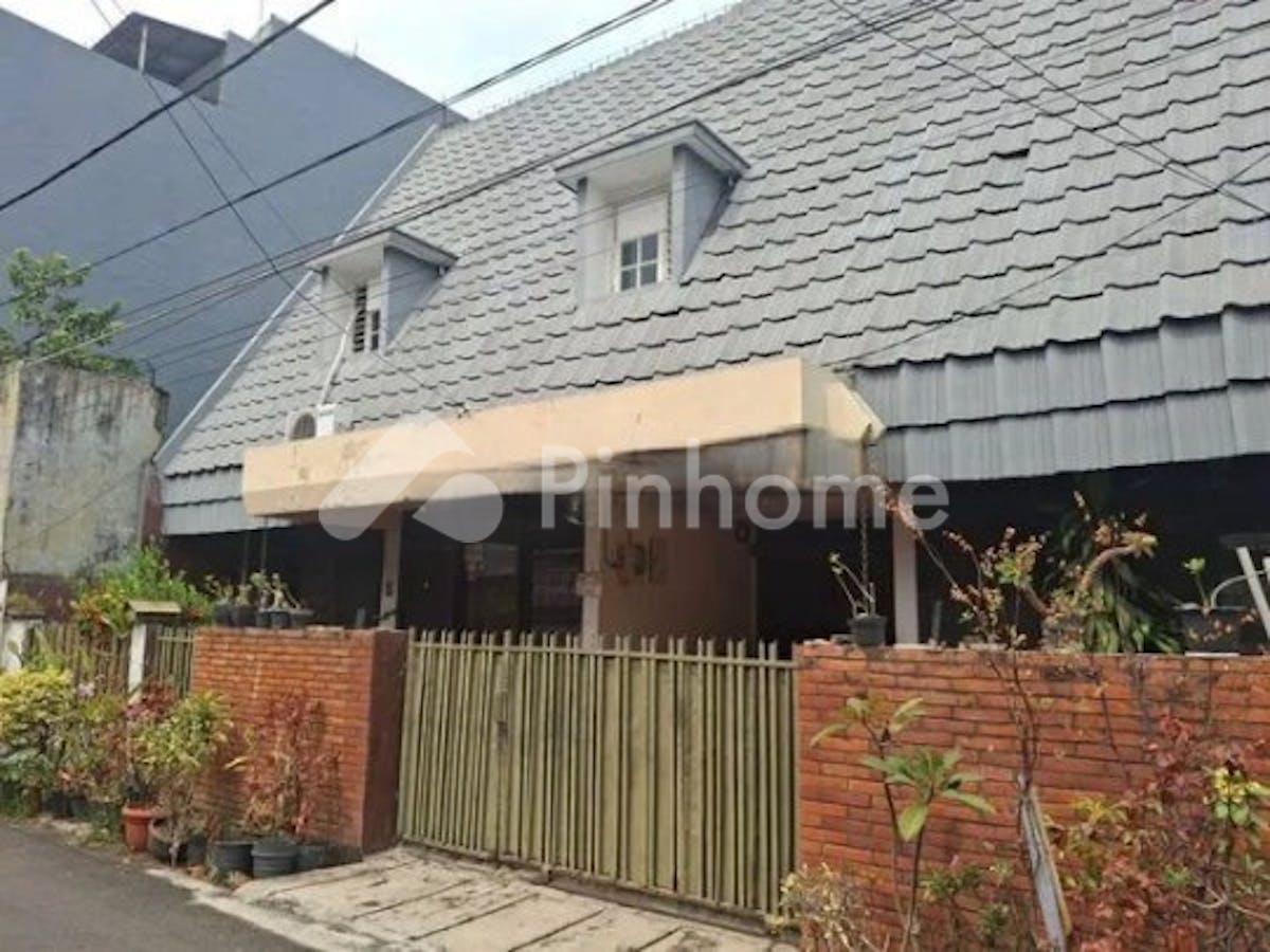 dijual rumah lokasi strategis di jl tanjung duren selatan