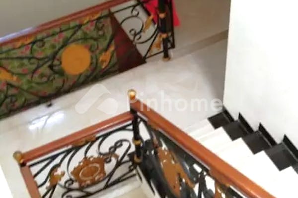 dijual rumah lokasi strategis dekat rs di cisaranten kulon - 2