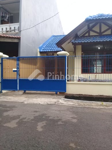 dijual rumah lokasi strategis di jl  dayung vi no  14 - 2