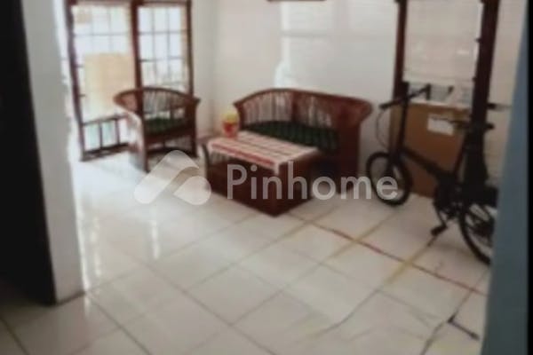 dijual rumah lokasi strategis di utan kayu pramuka  matraman  jakarta timur  dki jakarta - 2