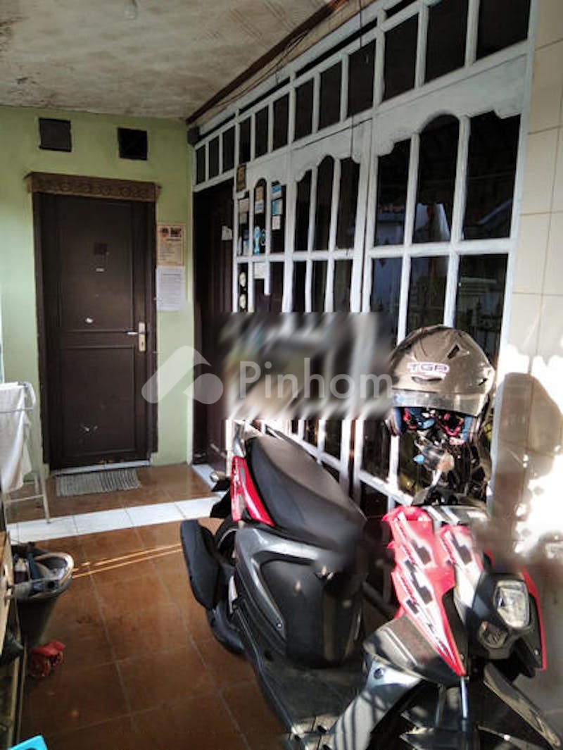 dijual rumah lokasi bagus dekat superindo di antapani  cicadas - 1