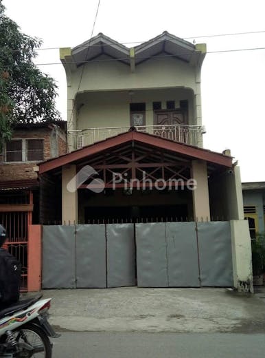 dijual rumah lingkungan nyaman di jl  mesjid taufik - 1