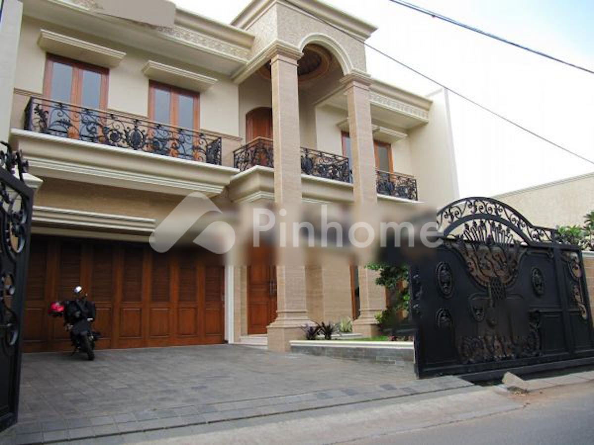 Dijual Rumah Siap Pakai di Jl. RC. Veteran Raya - Gambar 1