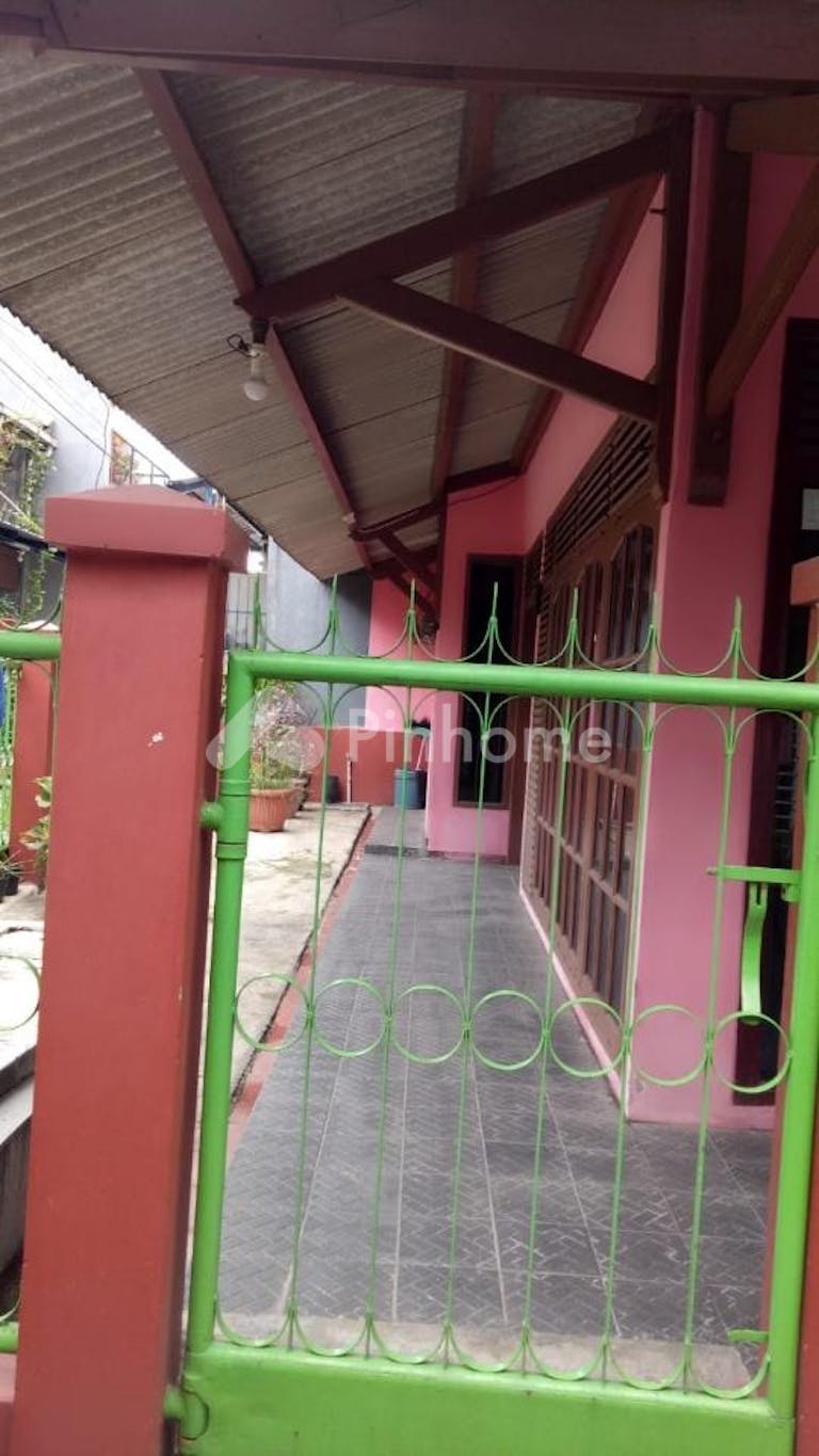 disewakan rumah lokasi strategis dekat pasar di jalan antapani - 5