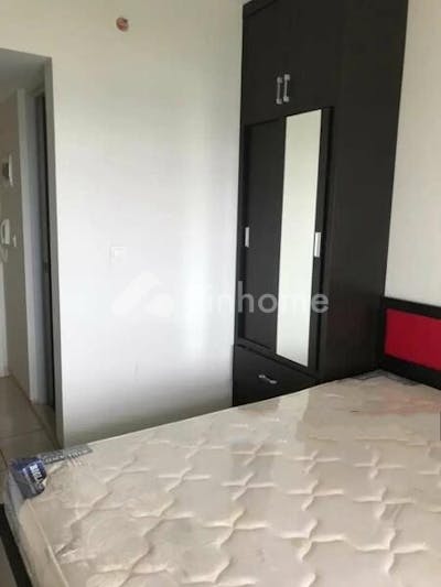 dijual apartemen siap pakai di studio caldesia springlake  jl  bulevar ahmad yani - 3