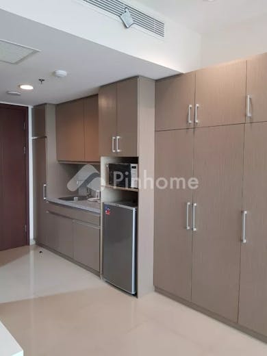disewakan apartemen siap pakai di apartemen u residence  jl  boulevard diponegoro - 4