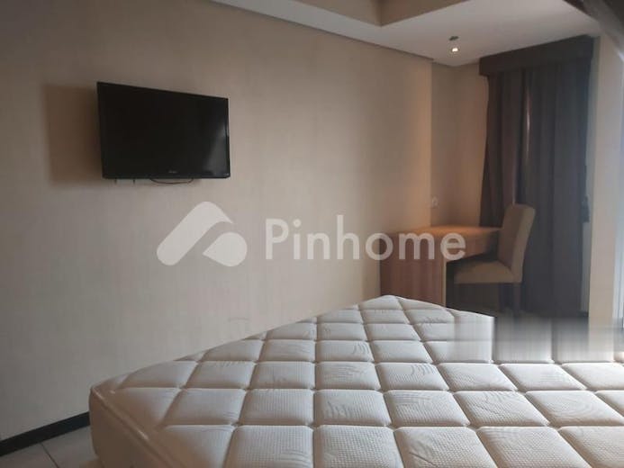 dijual apartemen lokasi strategis di apartemen best western resort - 6