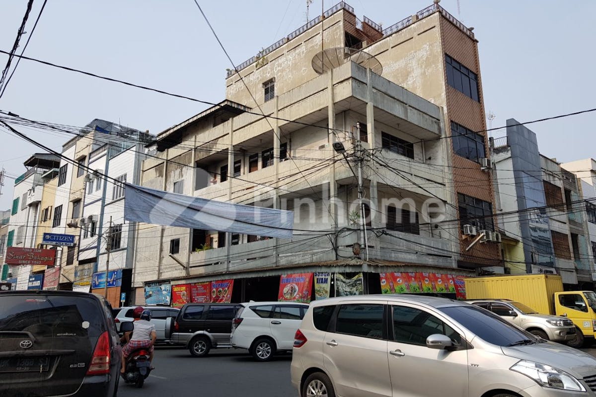 similar property dijual ruko lokasi strategis dekat area komersil di jalan tjong yong hian - 1