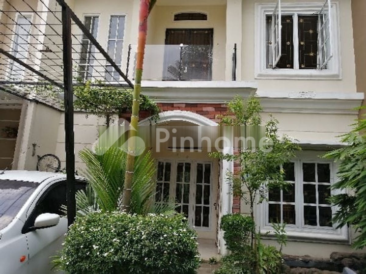 Dijual Rumah Siap Pakai di Jatiwaringin Mansion - Gambar 1