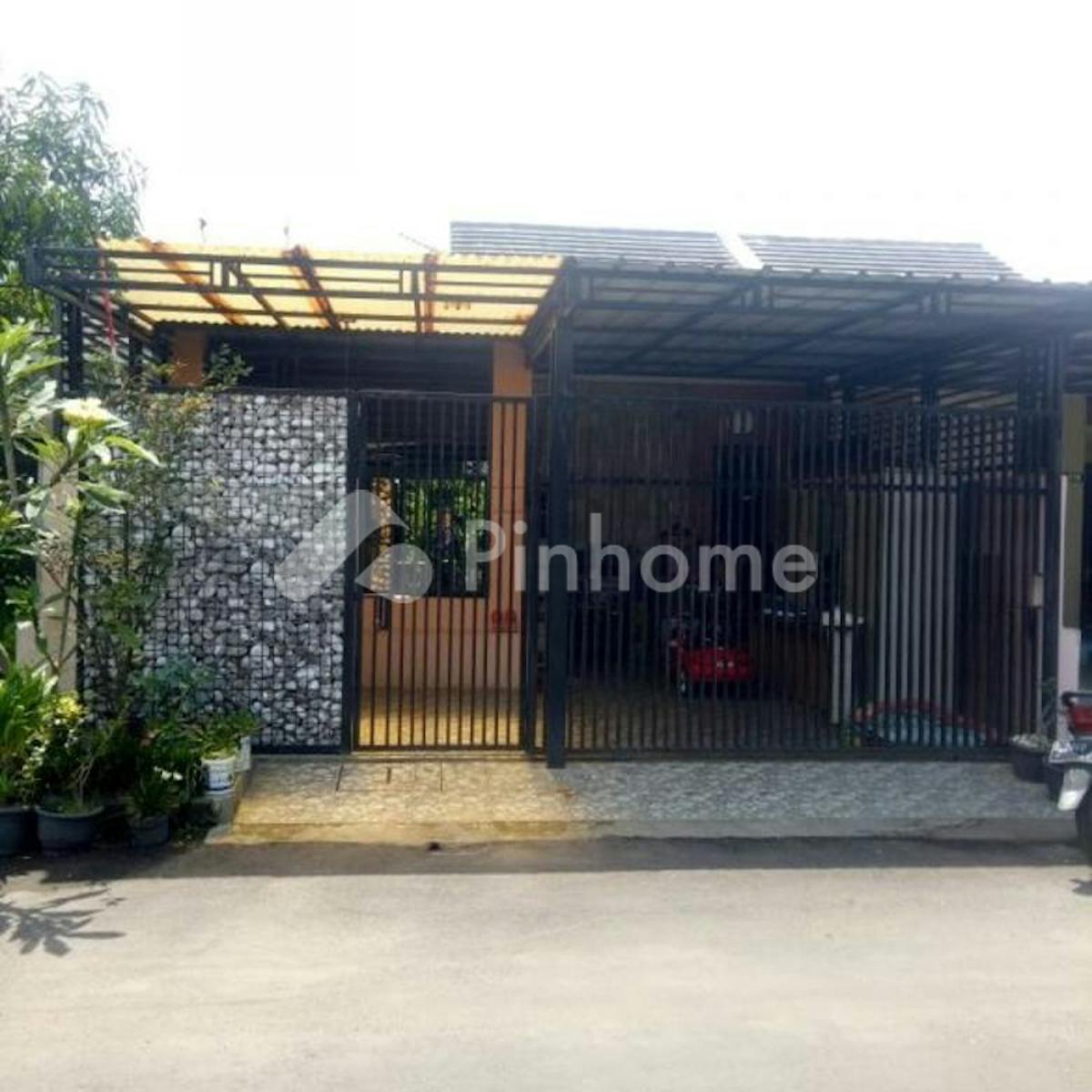 Dijual Rumah Lokasi Strategis di Jl. Ciganitri Buahbatu Bojongsoang - Gambar 1