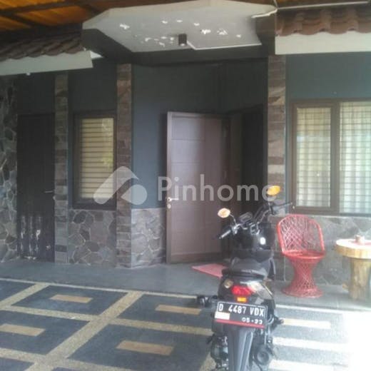 dijual rumah lingkungan nyaman dekat mall di jl  villa bandung indah - 5