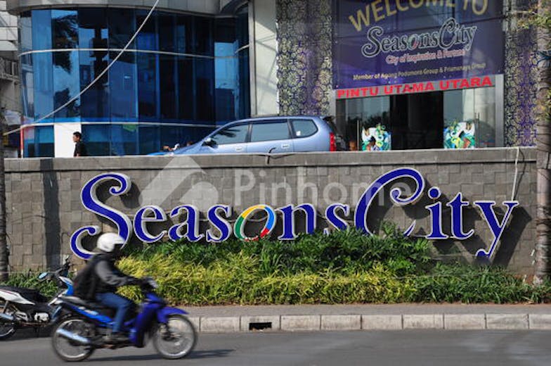 dijual apartemen lokasi strategis di apartemen seasons city - 8