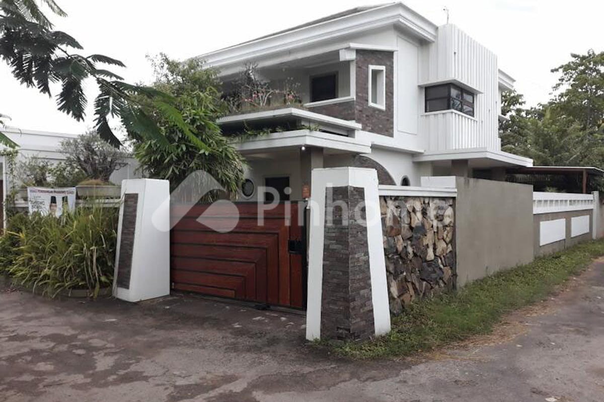similar property dijual rumah lokasi bagus dekat dengan sma permata bunda di jl  pulau singkep - 1