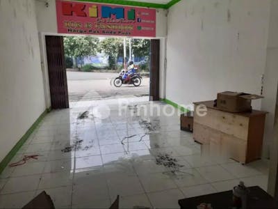 dijual ruko siap pakai di simpang empat  jl  prof  emil salim - 5