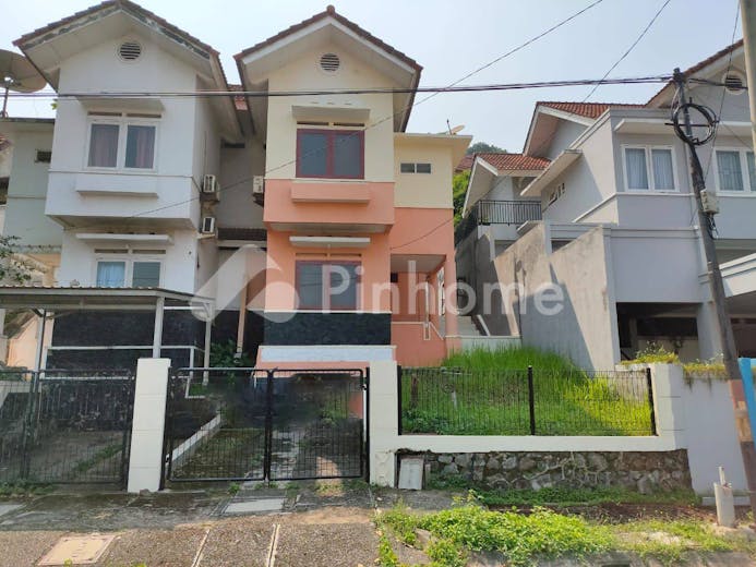 dijual rumah 2 lantai 4kt 225m2 di palm hills putri atas - 1