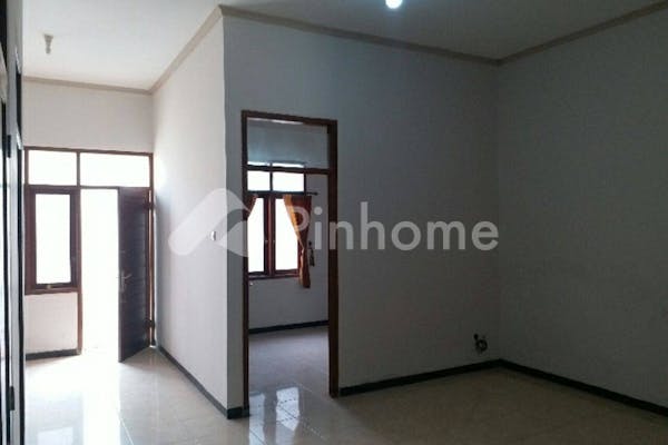 dijual rumah 1 lantai 3kt 160m2 di nusukan kec   banjarsari kodya   surakarta kota - 2