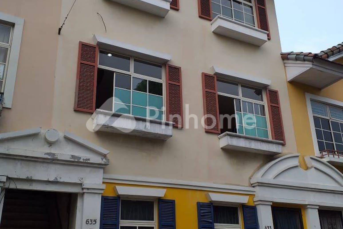 similar property disewakan rumah harga terbaik di jl  sulawesi sumbawa  rt 001 rw 009 - 1
