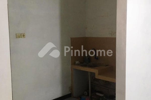 dijual rumah siap huni dekat masjid di jl  ring road timur - 7