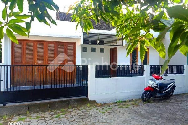 dijual rumah siap huni dekat masjid di jl  ring road timur - 2