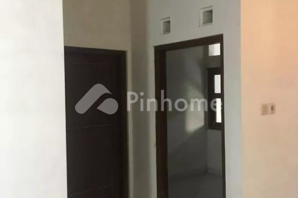 dijual rumah siap huni dekat masjid di jl  ring road timur - 6