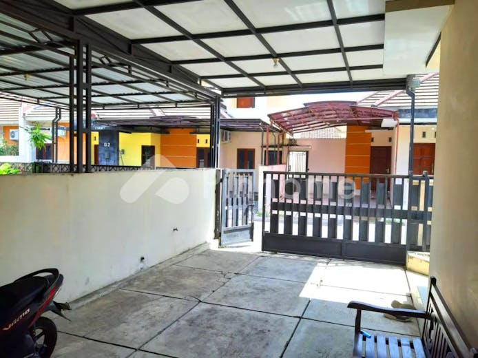 dijual rumah sangat strategis dekat supermarket di jl  tajem baru - 9