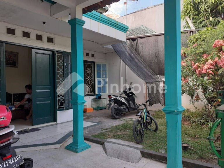 disewakan rumah 2 lantai 4kt 140m2 - 2