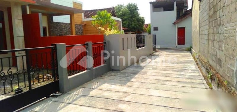 dijual rumah lokasi strategis di jl  perumnas no 141c  tempel  caturtunggal  kec  depok  kabupaten sleman  daerah istimewa yogyakarta 55281  indonesia - 7