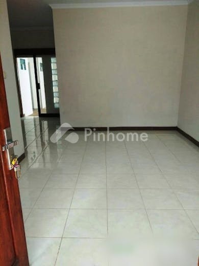 dijual rumah lokasi strategis di jl  perumnas no 141c  tempel  caturtunggal  kec  depok  kabupaten sleman  daerah istimewa yogyakarta 55281  indonesia - 4