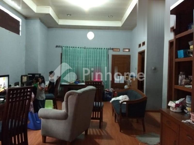 dijual ruko lokasi strategis di andir - 2