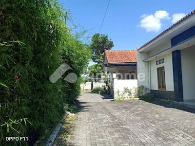 dijual rumah siap pakai di jl  damai - 4