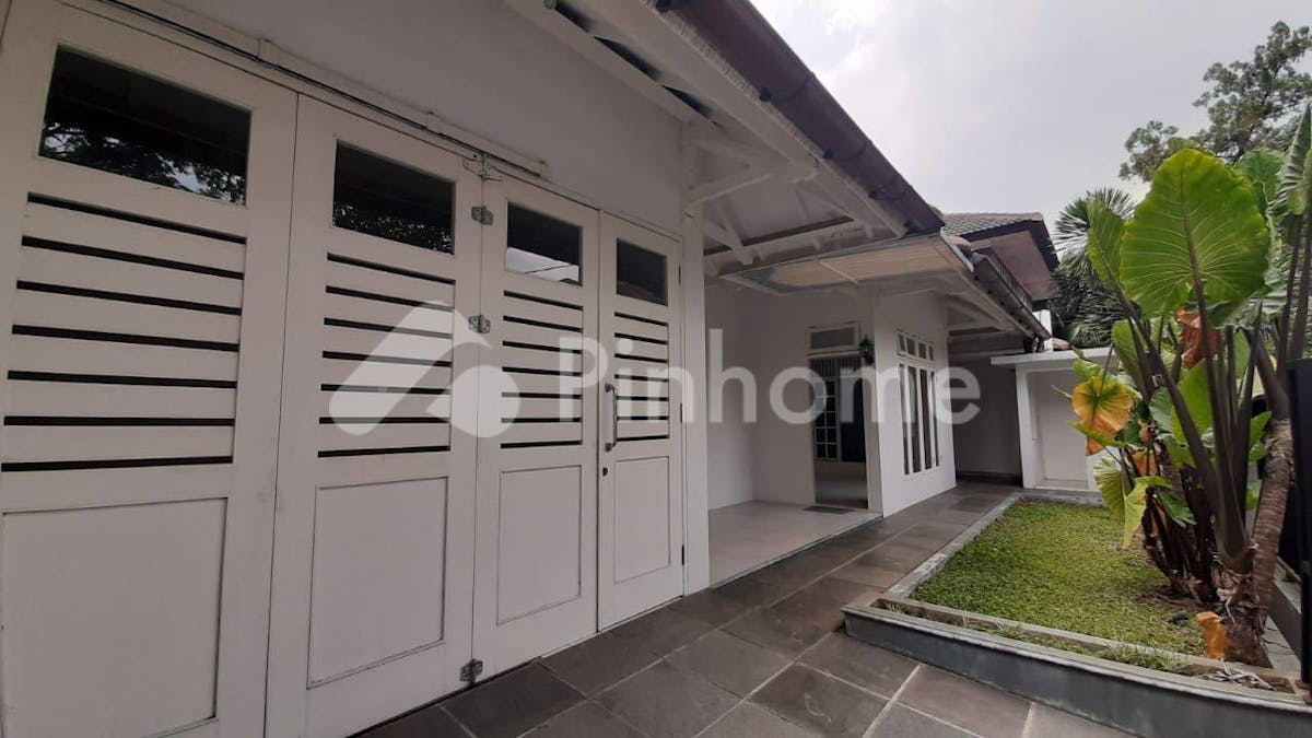 Dijual Rumah Lingkungan Nyaman di Mampang Prapatan, Jakarta Selatan - Gambar 1