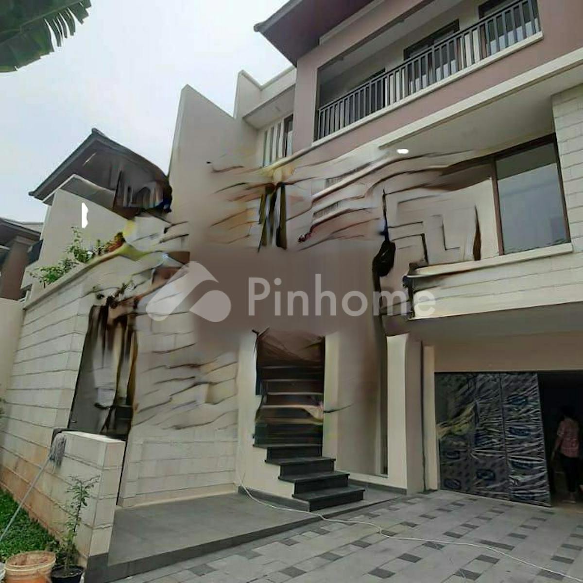 Dijual Rumah Lokasi Strategis di Mampang Prapatan, Jakarta Selatan - Gambar 1