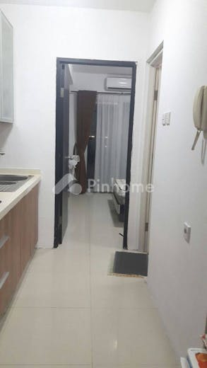 dijual apartemen siap pakai di cosmo mansion  jl  tlk  betung blvd - 9