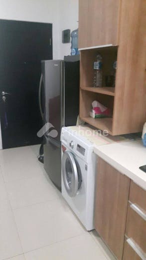 dijual apartemen siap pakai di cosmo mansion  jl  tlk  betung blvd - 11