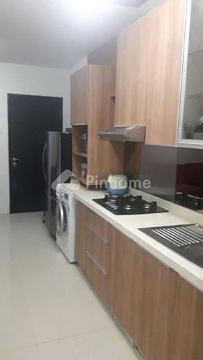 dijual apartemen siap pakai di cosmo mansion  jl  tlk  betung blvd - 6