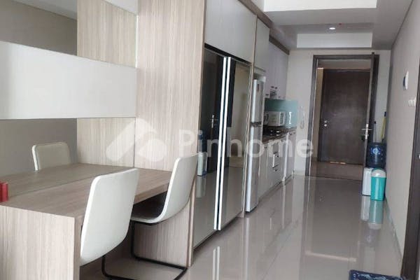 disewakan apartemen lokasi strategis di apartemen kemang village - 2